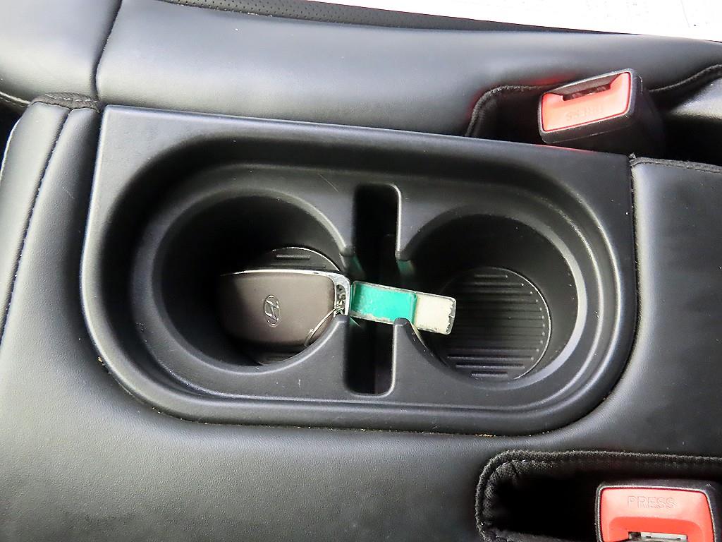 HYUNDAI Casper - Vista 12