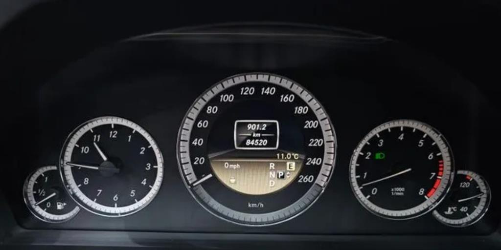 Mercedes Benz E class - Vista 6