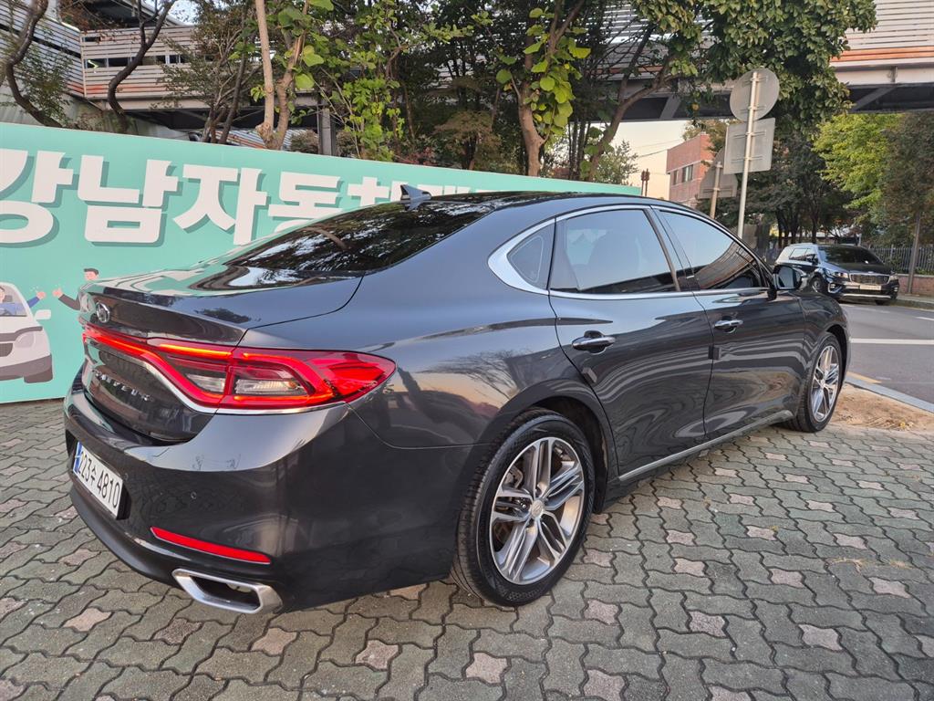 HYUNDAI Grandeur - Vista 4