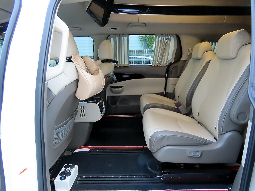 KIA Carnival - Vista 6