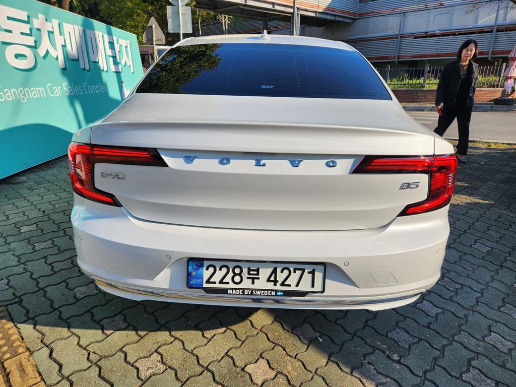 Volvo S90 - Vista 4