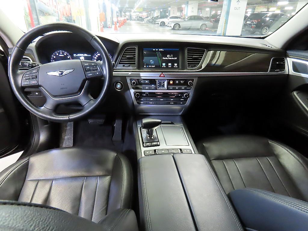 Genesis G80 - Vista 10