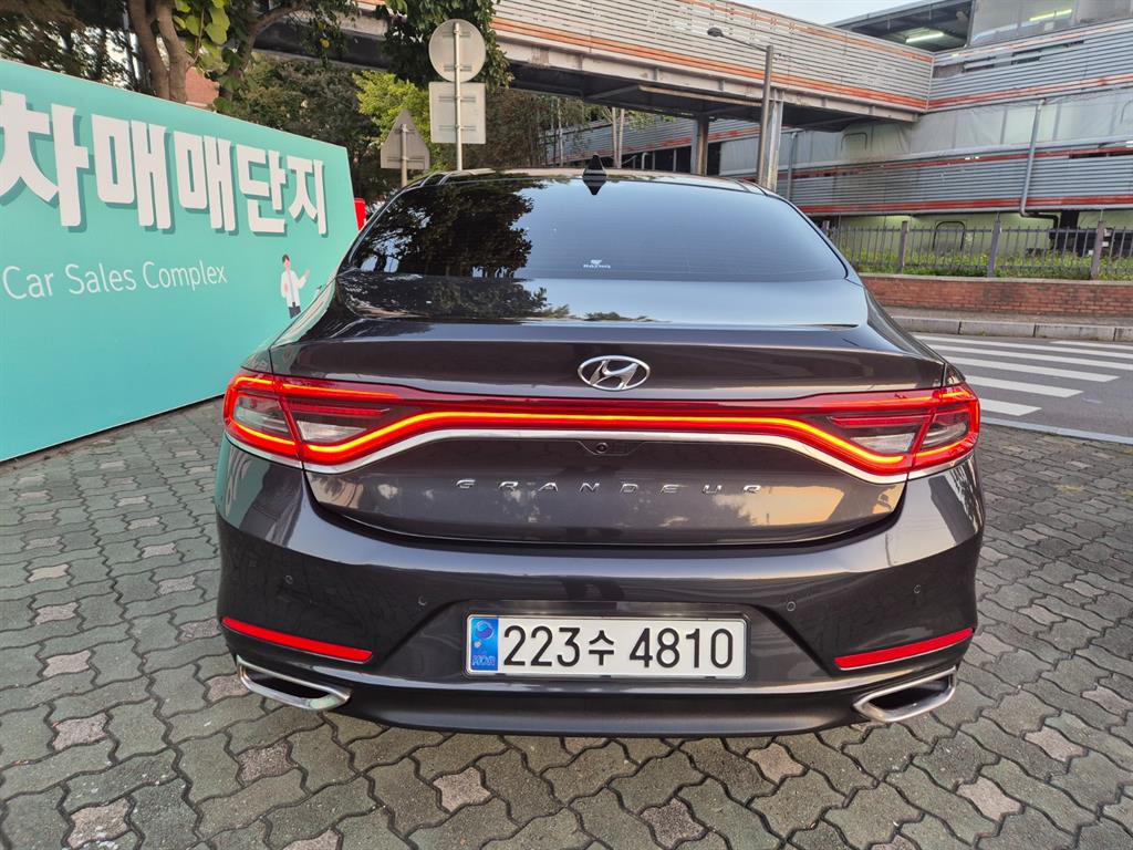 HYUNDAI Grandeur - Vista 5