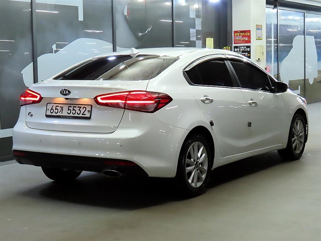 KIA K3 - Vista 4