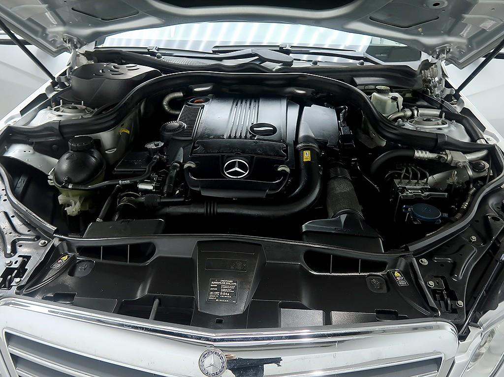 Mercedes Benz E class 2011 Plateado - Importación desde Corea - HF Imports Iquique - Foto 8