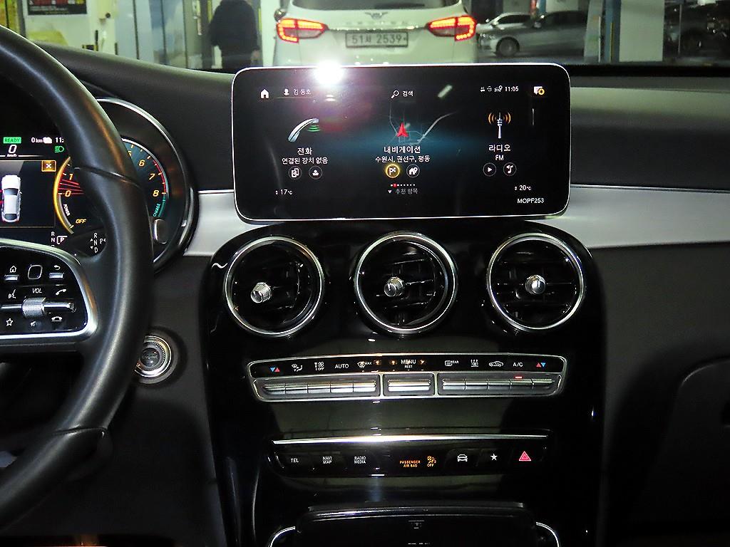 Mercedes Benz GLC Class - Vista 11