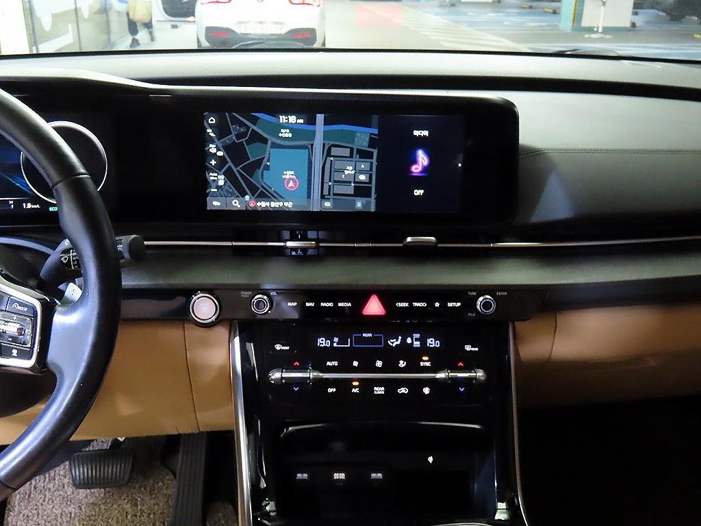 KIA Carnival - Vista 11