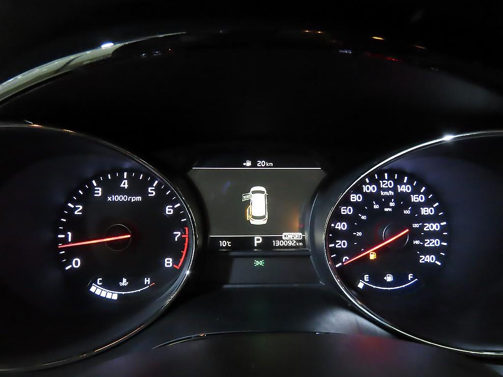 KIA Carnival - Vista 9