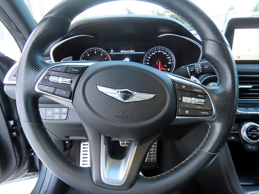 Genesis G70 - Vista 8