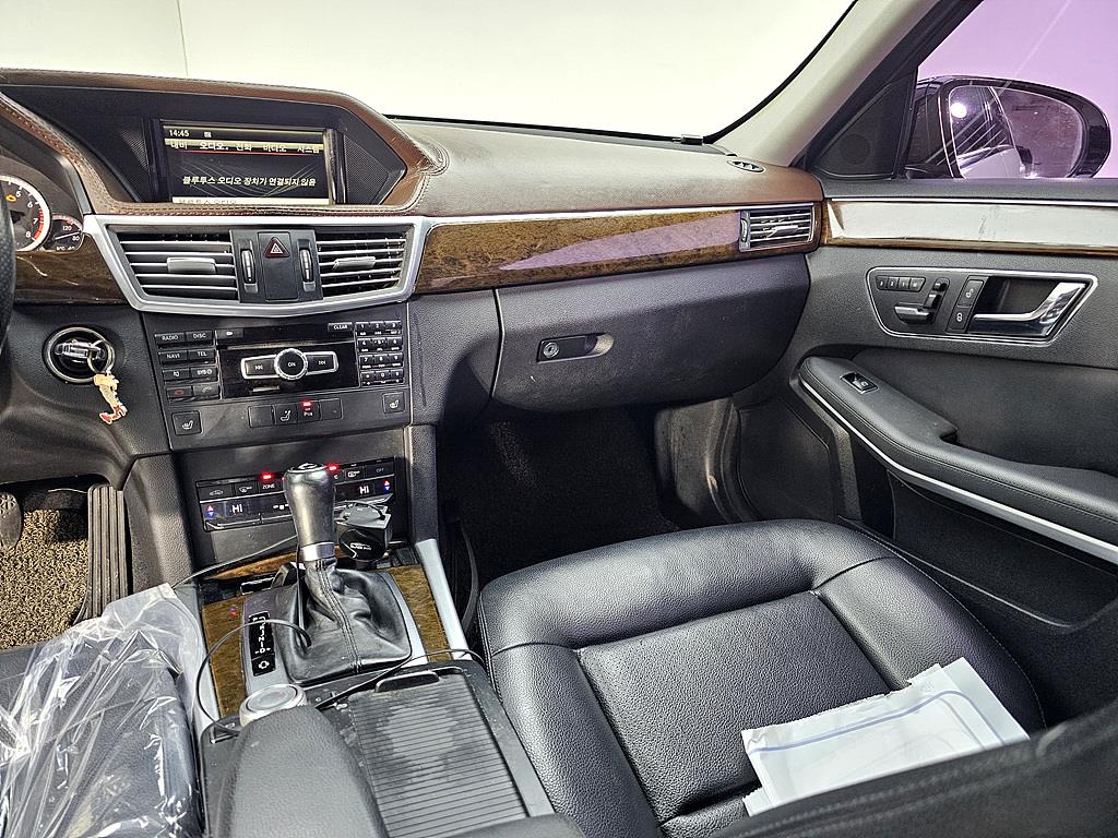 Mercedes Benz E class - Vista 10