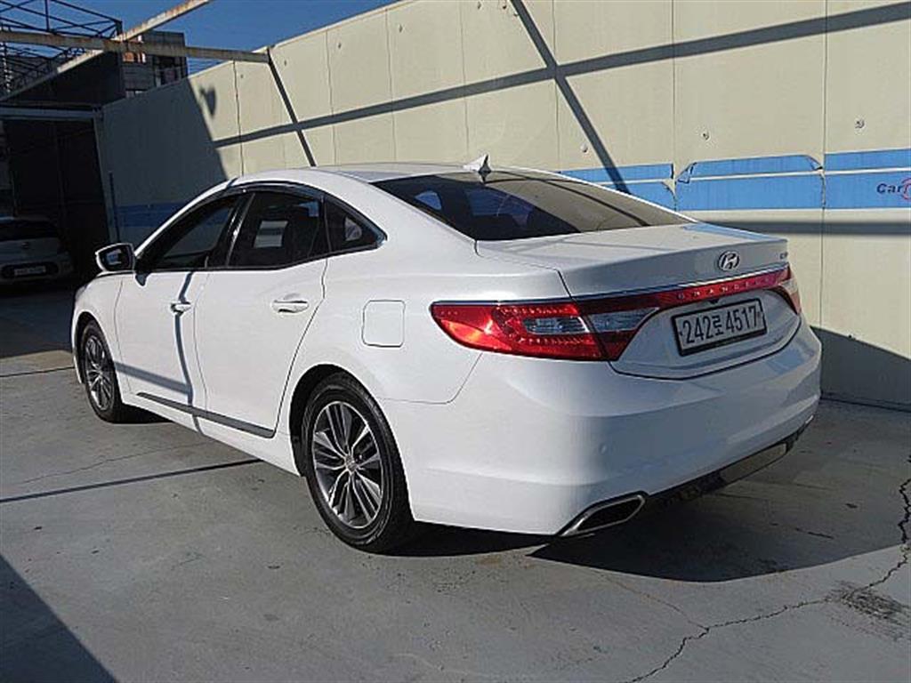 HYUNDAI Grandeur - Vista 7