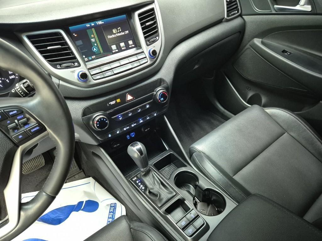 HYUNDAI Tucson - Vista 10