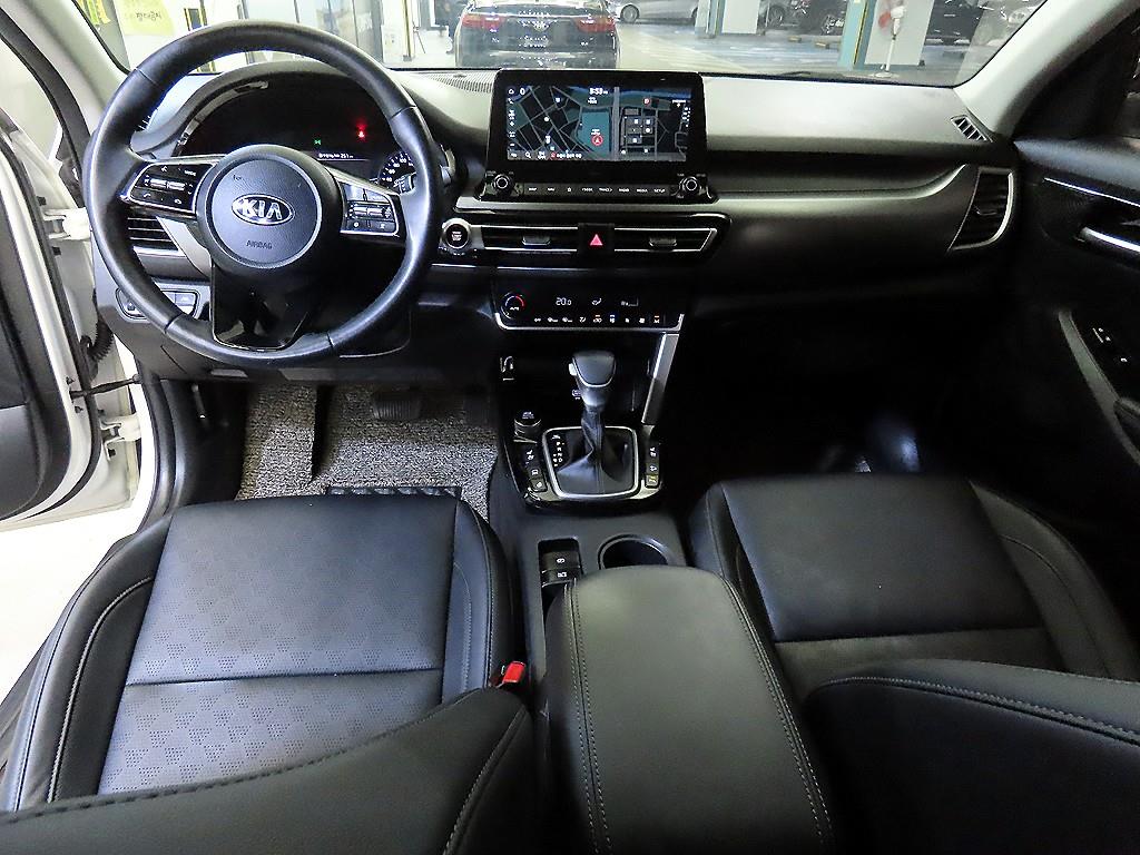 KIA Seltos - Vista 10