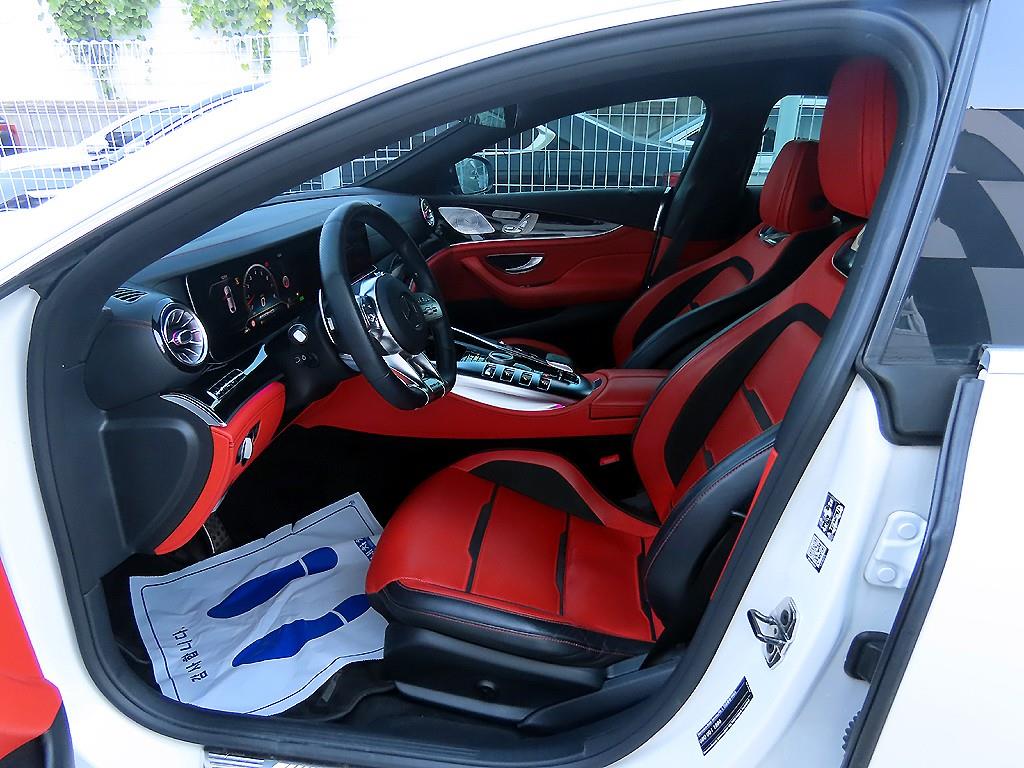 Mercedes Benz AMG GT - Vista 5