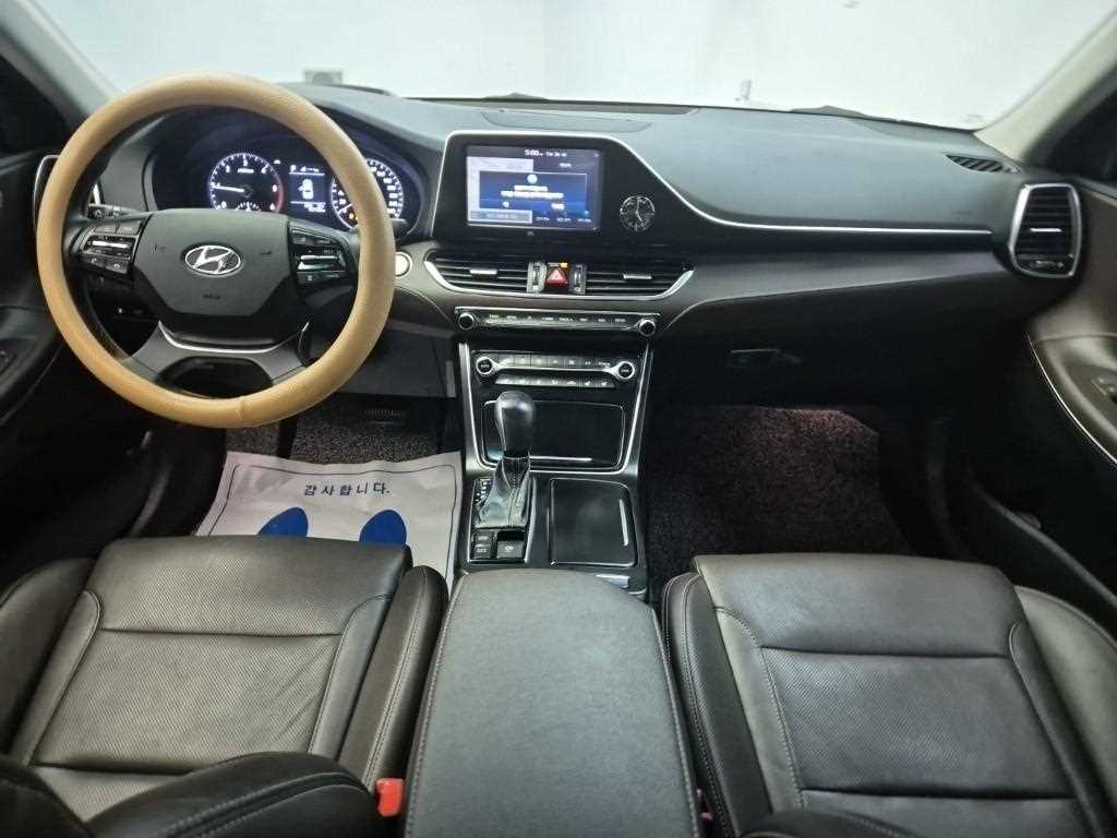 HYUNDAI Grandeur - Vista 7