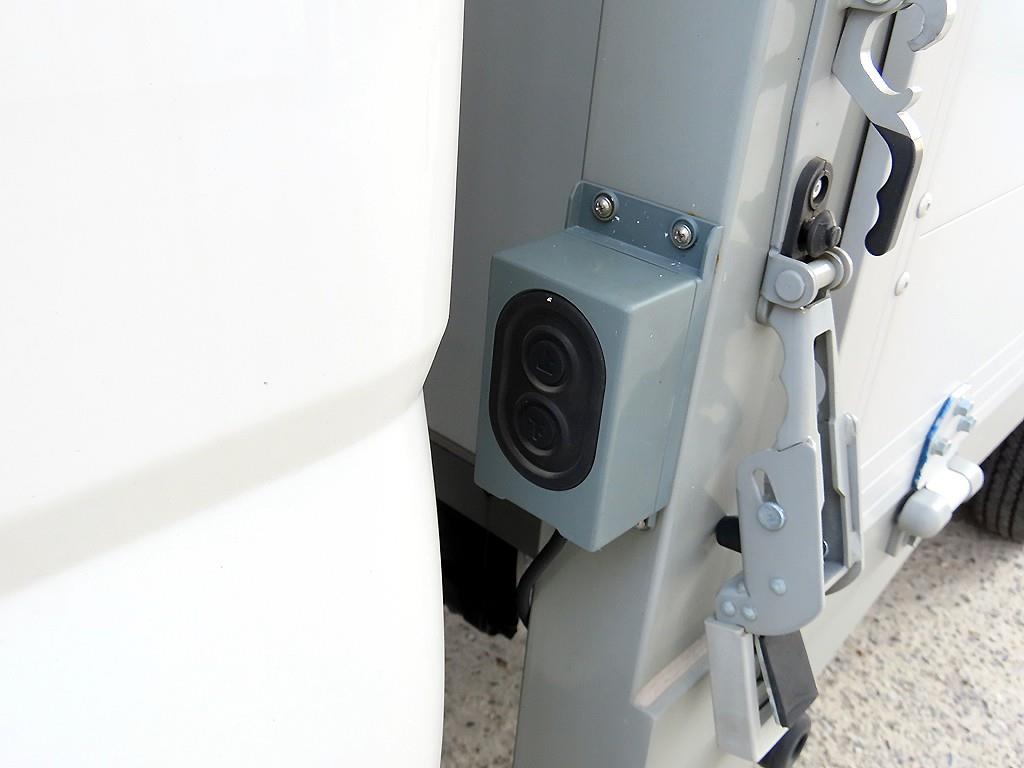 Small Truck Top_Wingbody 2024 Blanco - Importación desde Corea - HF Imports Iquique - Foto 18