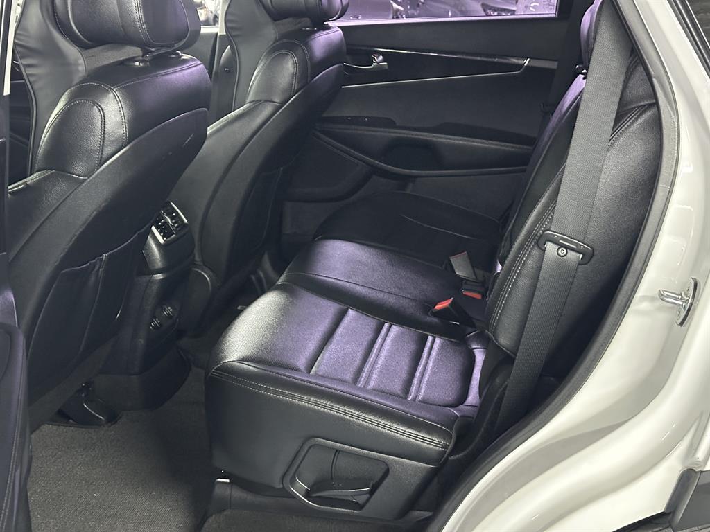 KIA Sorento - Vista 8