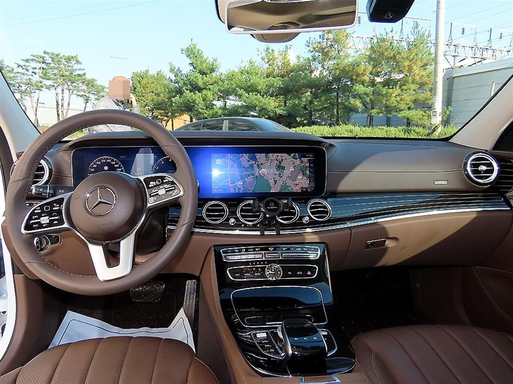 Mercedes Benz E class - Vista 7