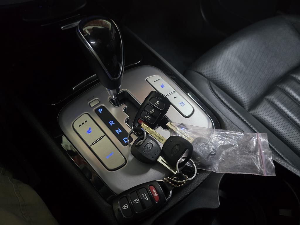 HYUNDAI Genesis 2012 Gold color - Importación desde Corea - HF Imports Iquique - Foto 14