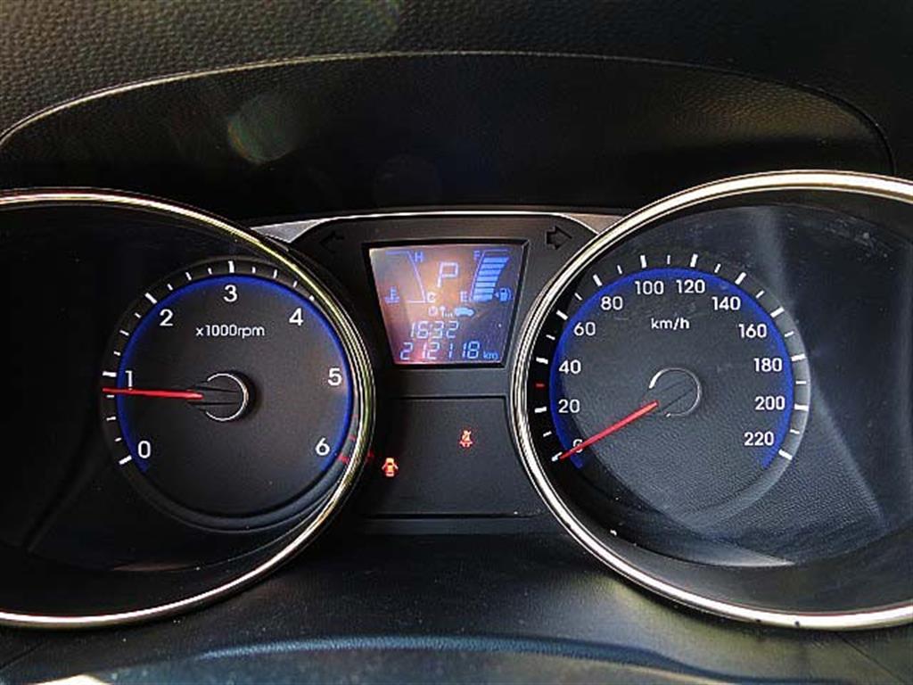 HYUNDAI Tucson 2011 Blanco - Importación desde Corea - HF Imports Iquique - Foto 10