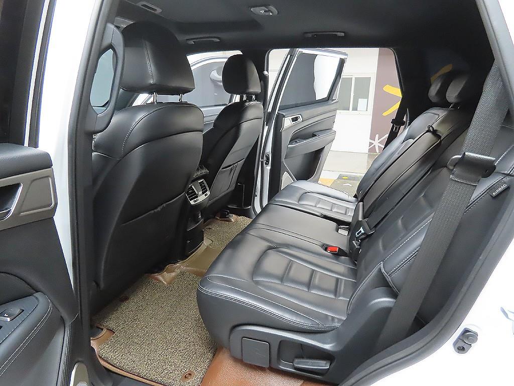 Ssangyong Rexton 2018 Blanco - Importación desde Corea - HF Imports Iquique - Foto 9