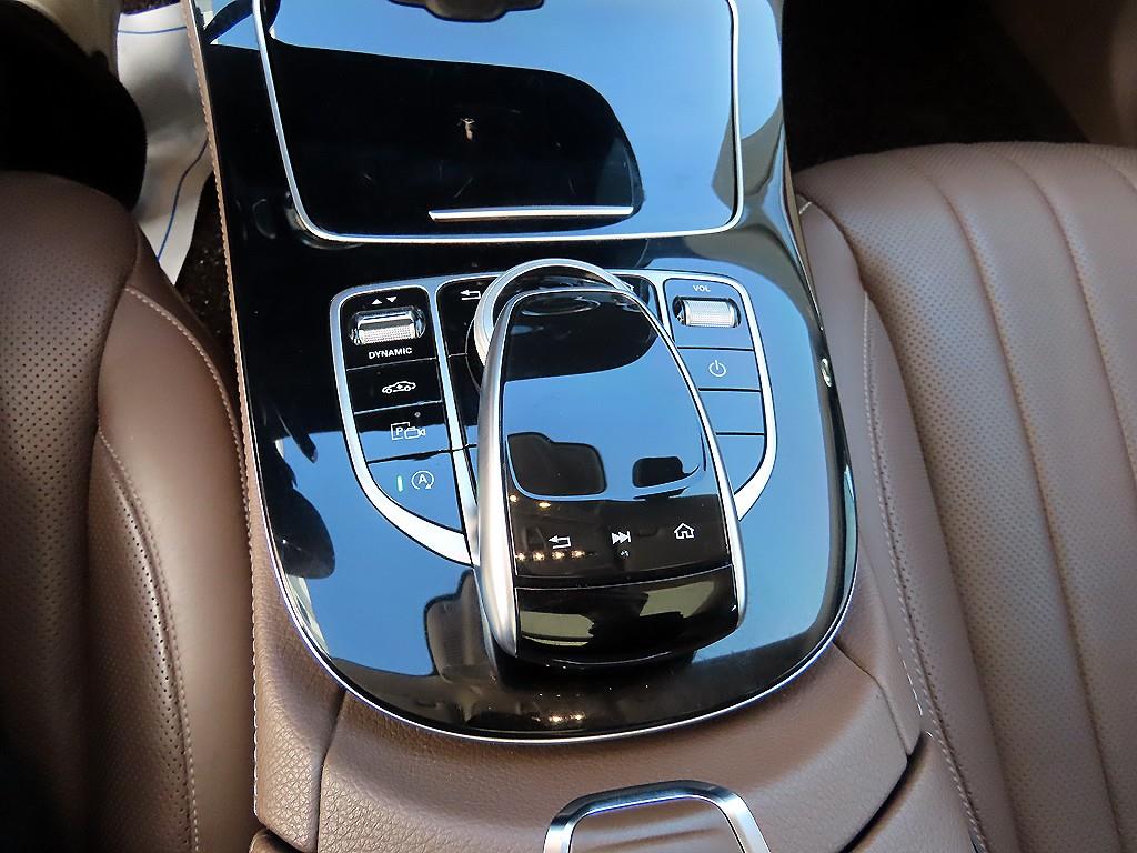 Mercedes Benz E class - Vista 12