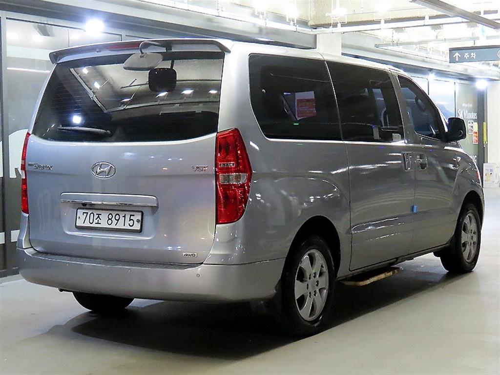 HYUNDAI Starex - Vista 4