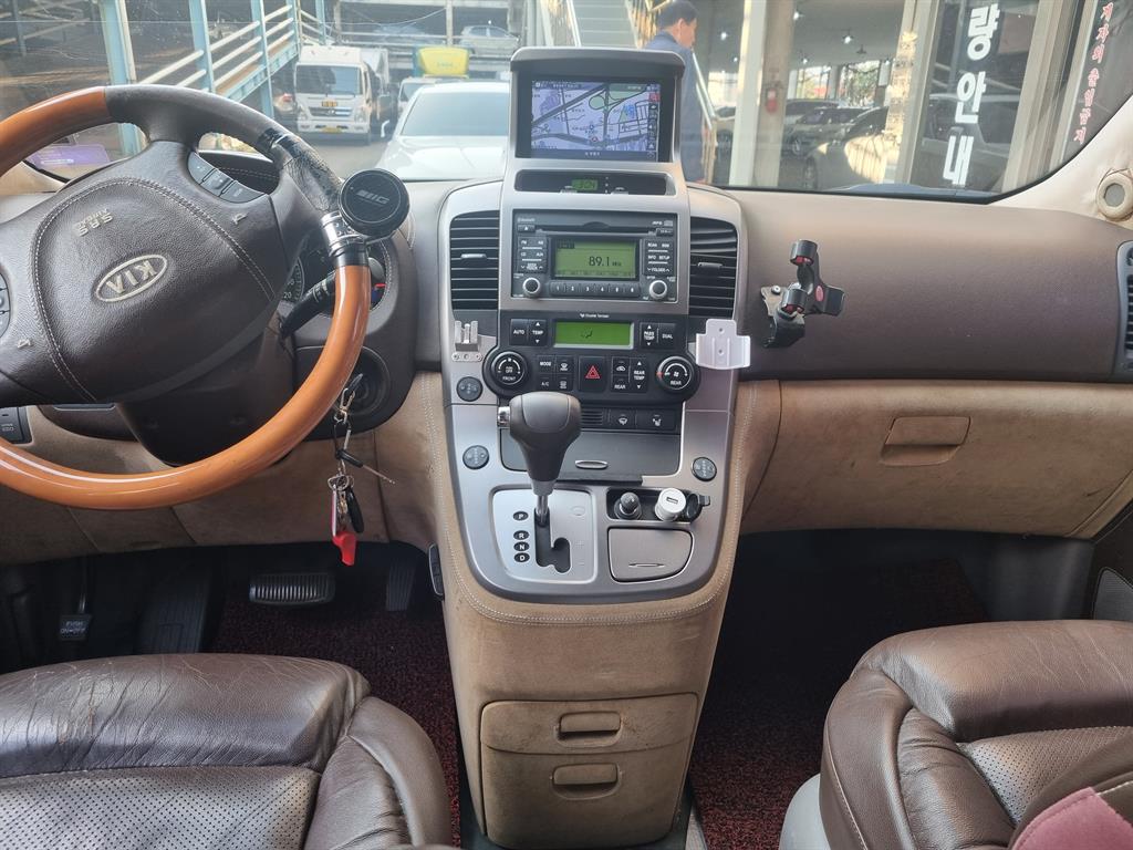 KIA Carnival - Vista 6