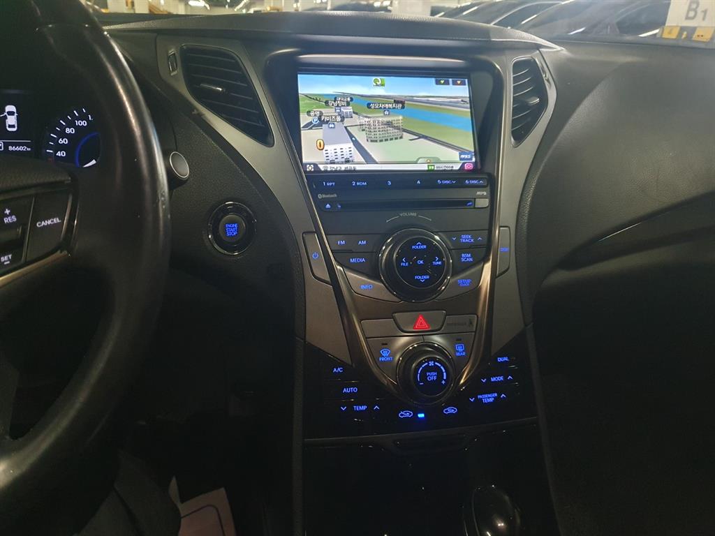 HYUNDAI Grandeur 2011 Plateado - Importación desde Corea - HF Imports Iquique - Foto 17