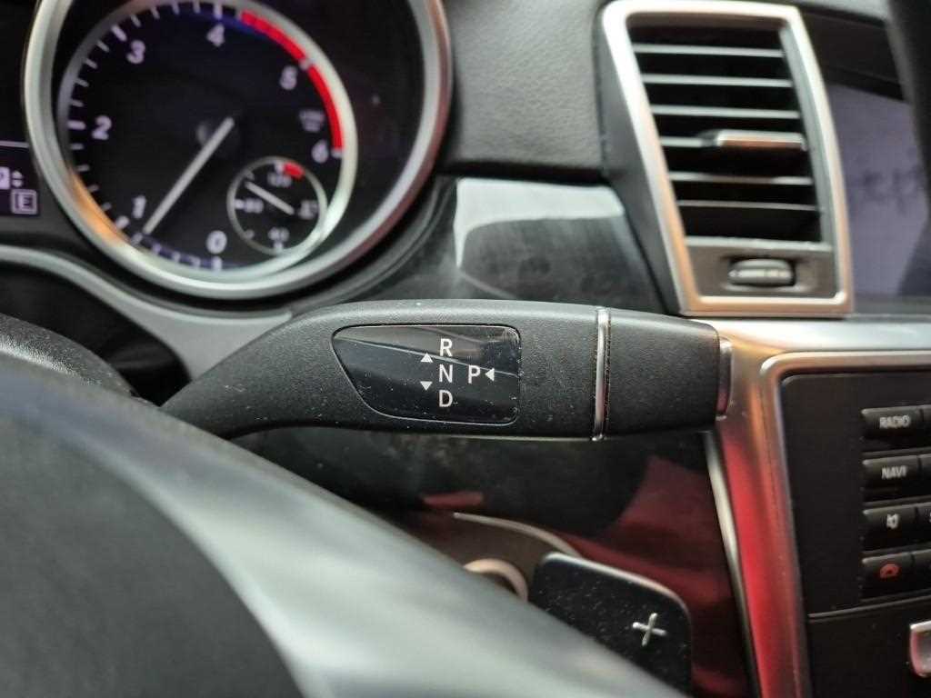 Mercedes Benz M Class - Vista 8