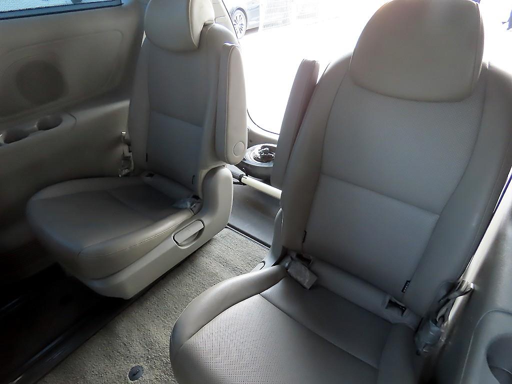 KIA Carnival - Vista 7
