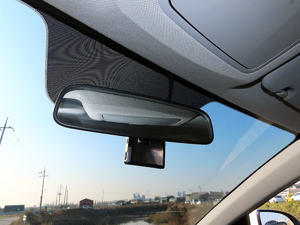 HYUNDAI Avante - Vista 12