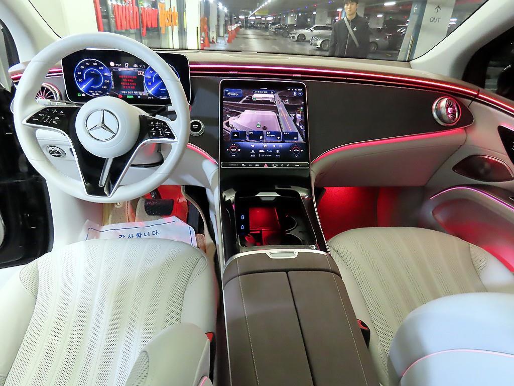 Mercedes Benz EQS - Vista 10