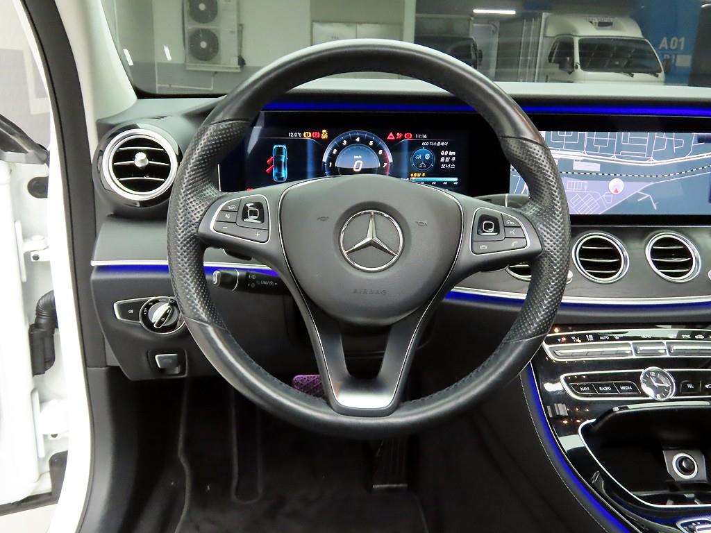 Mercedes Benz E class - Vista 8