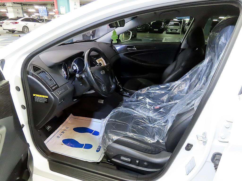 HYUNDAI Sonata - Vista 6