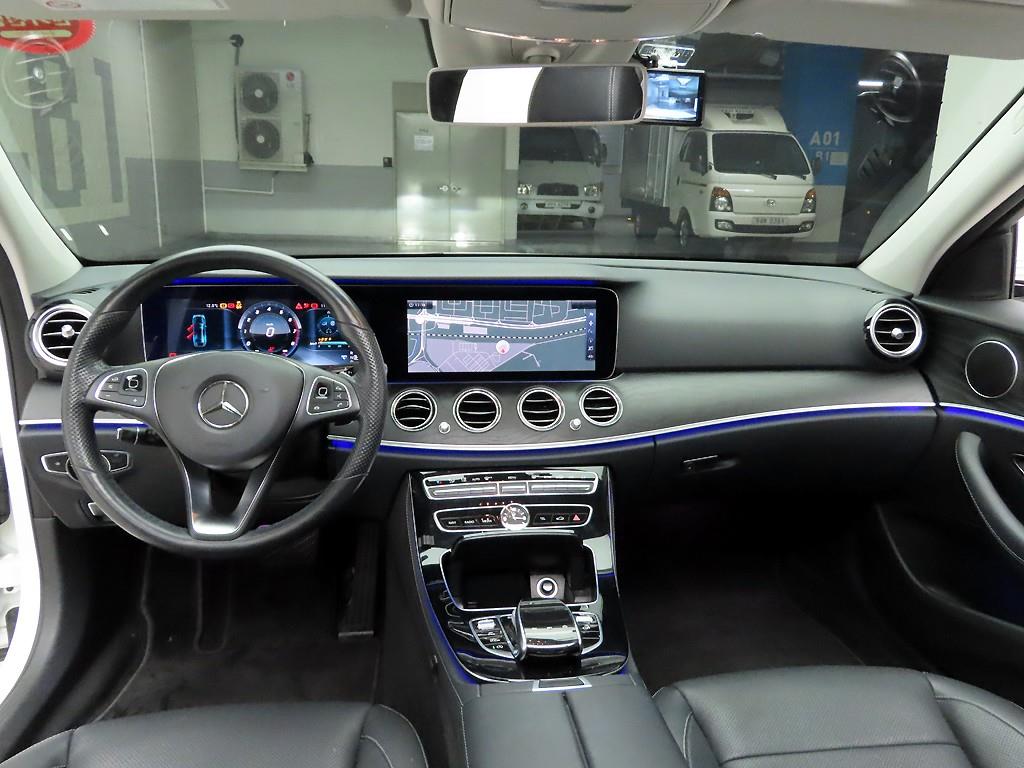 Mercedes Benz E class - Vista 7