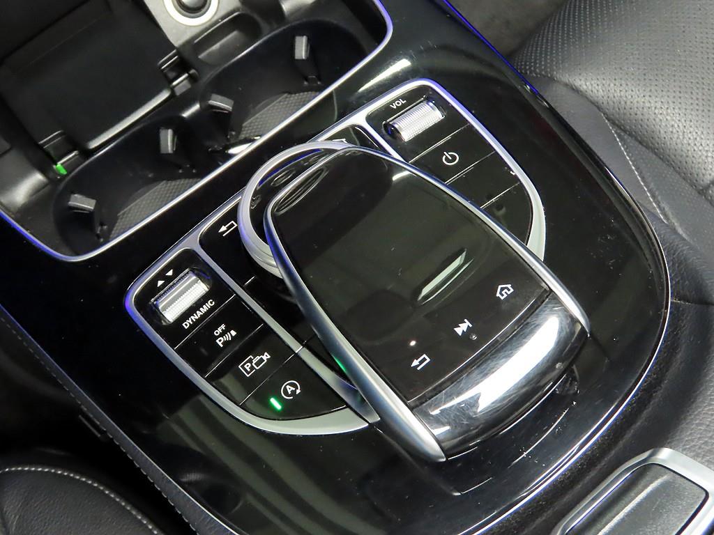 Mercedes Benz E class - Vista 11