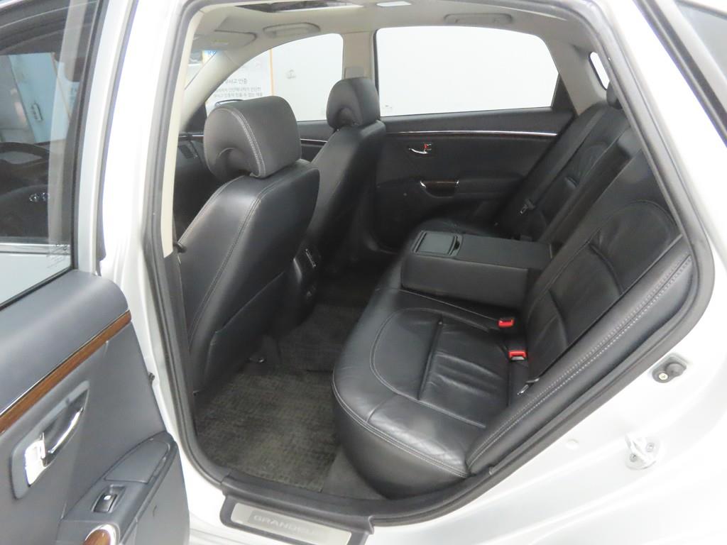 HYUNDAI Grandeur - Vista 6