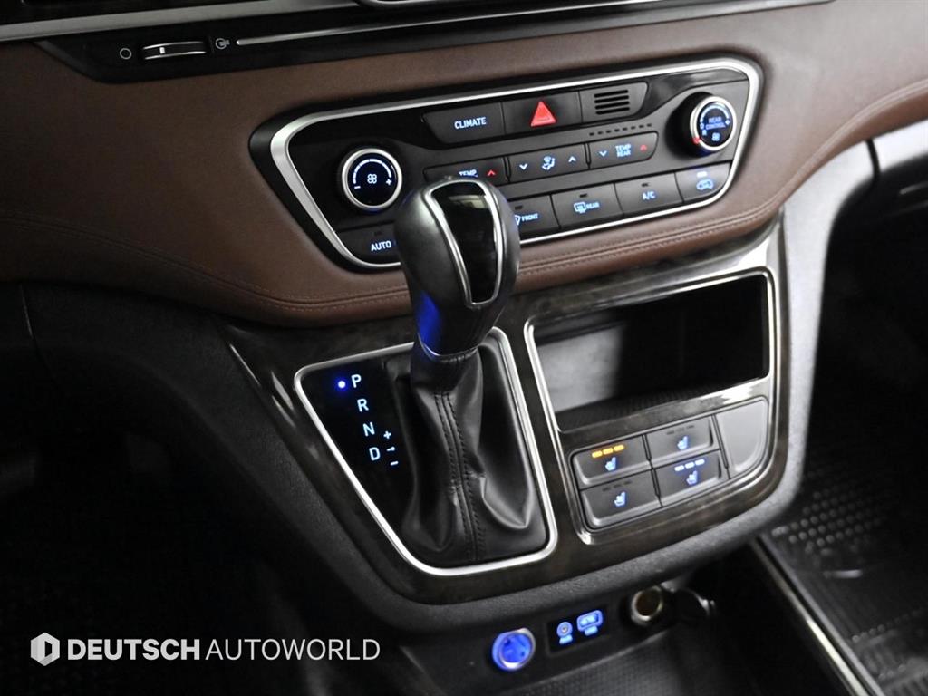 HYUNDAI Starex - Vista 9