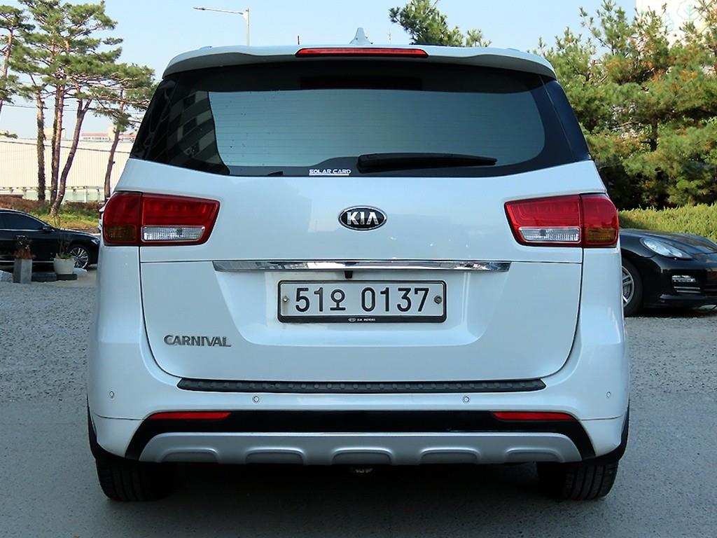 KIA Carnival - Vista 4