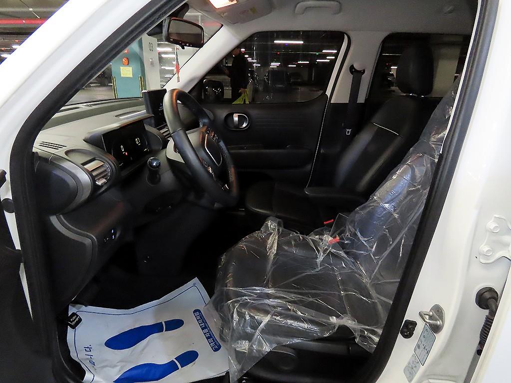 HYUNDAI Casper - Vista 6