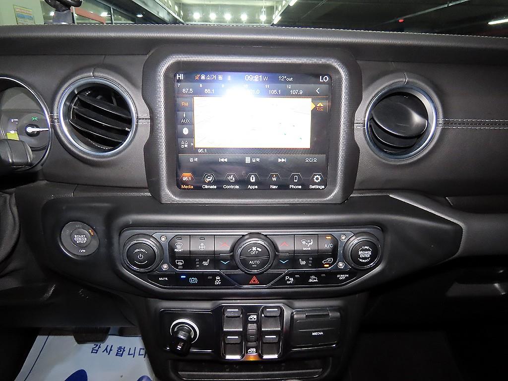 Jeep Wrangler - Vista 11