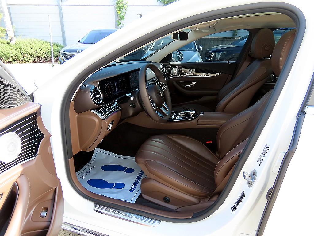 Mercedes Benz E class - Vista 5