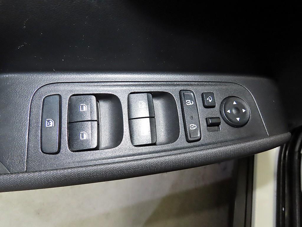 HYUNDAI Casper - Vista 12