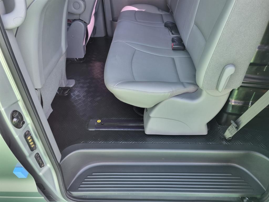 HYUNDAI Starex - Vista 10