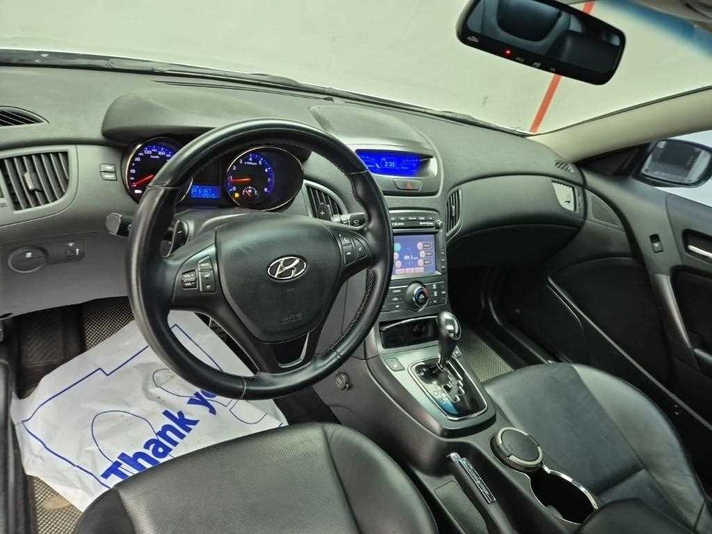 HYUNDAI Genesis - Vista 7