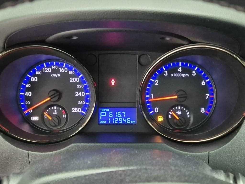 HYUNDAI Genesis - Vista 6