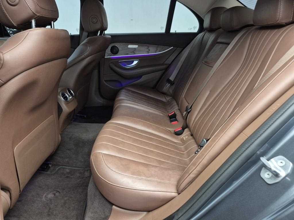 Mercedes Benz E class - Vista 12