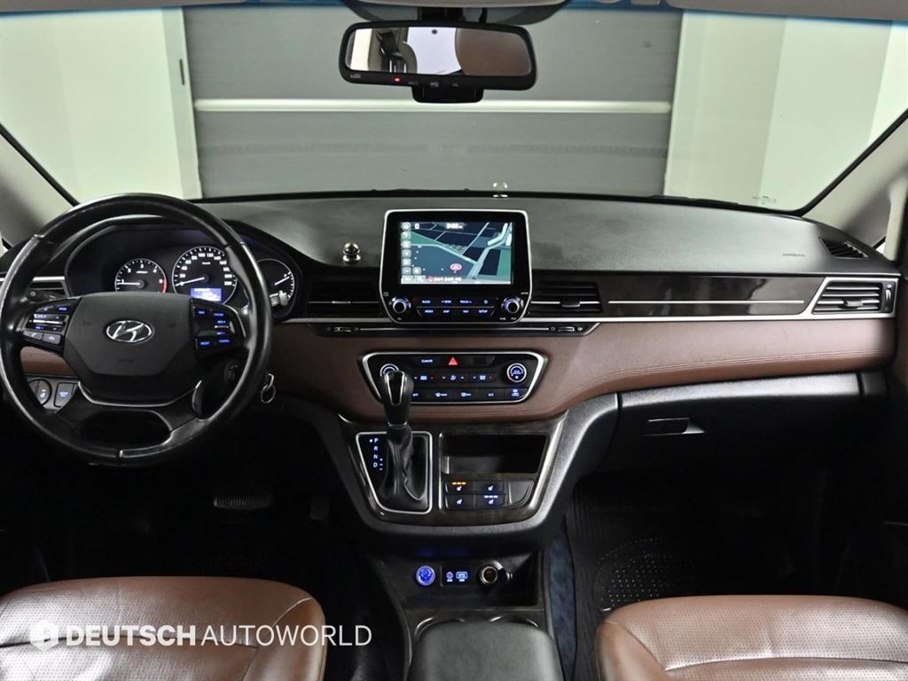 HYUNDAI Starex - Vista 7