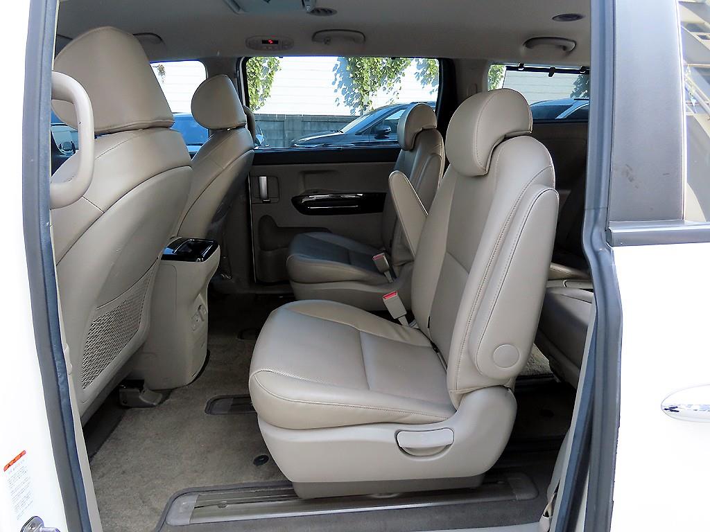 KIA Carnival - Vista 6